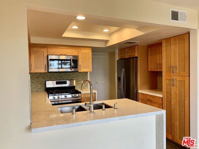 12412 Texas Avenue 302, Los Angeles, CA 90025