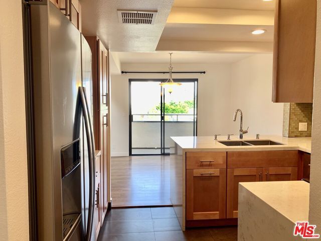 12412 Texas Avenue 302, Los Angeles, CA 90025