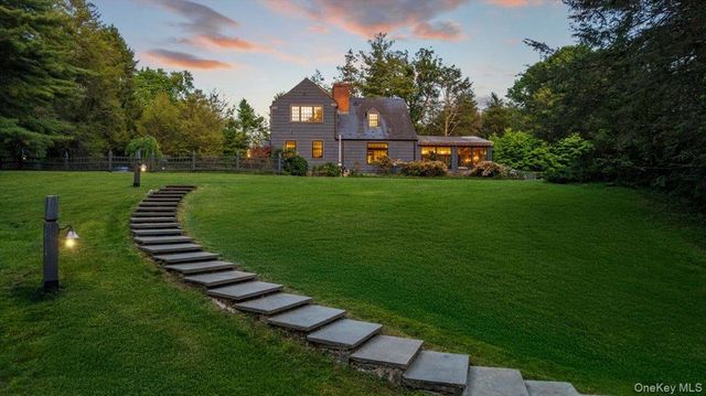 16 Pleasant Ridge Road, Harrison, NY 10528