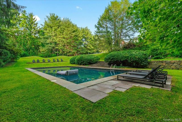 16 Pleasant Ridge Road, Harrison, NY 10528