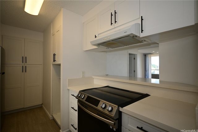 581 Kamoku Street 3002, Honolulu, HI 96826