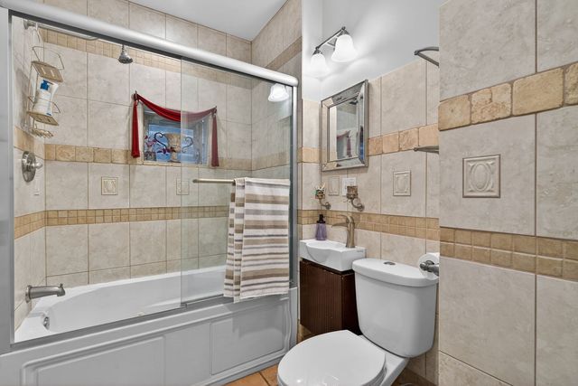 4608 Hawthorne Avenue, Lyons, IL 60534