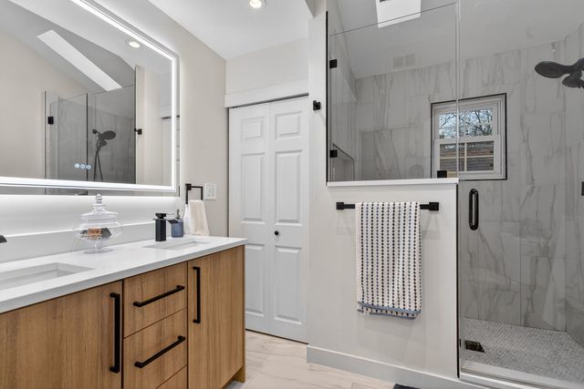 4608 Hawthorne Avenue, Lyons, IL 60534