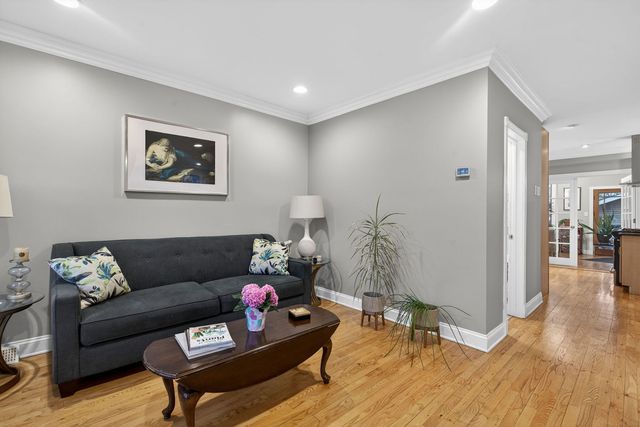 4608 Hawthorne Avenue, Lyons, IL 60534