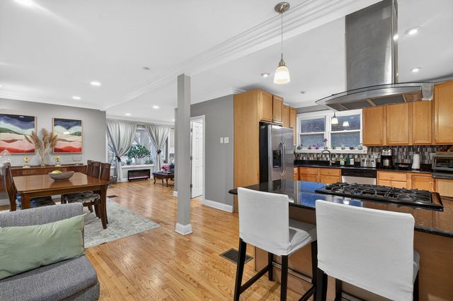 4608 Hawthorne Avenue, Lyons, IL 60534