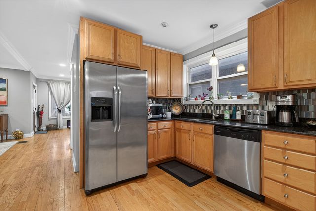 4608 Hawthorne Avenue, Lyons, IL 60534