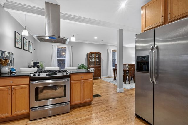 4608 Hawthorne Avenue, Lyons, IL 60534