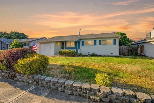 179 Price Way, Folsom, CA 95630