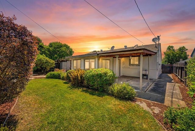 179 Price Way, Folsom, CA 95630