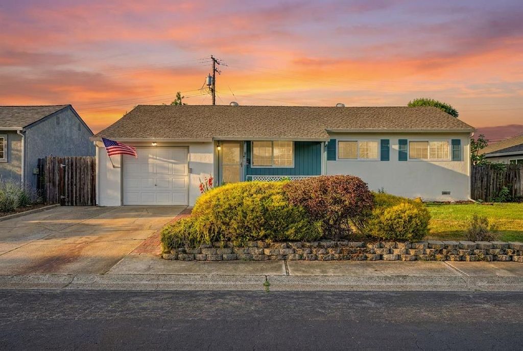 179 Price Way, Folsom, CA 95630