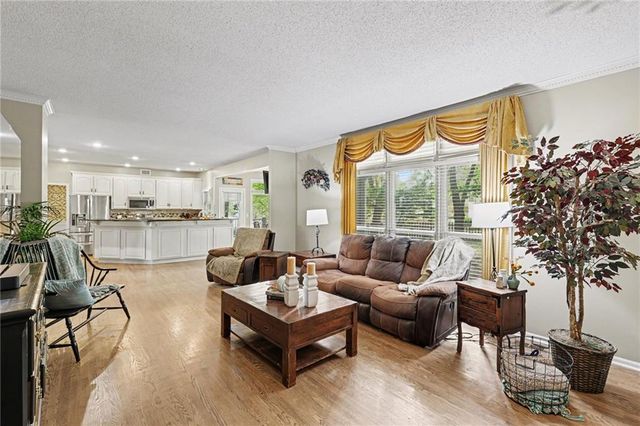 5304 Mullen Road, Shawnee, KS 66216