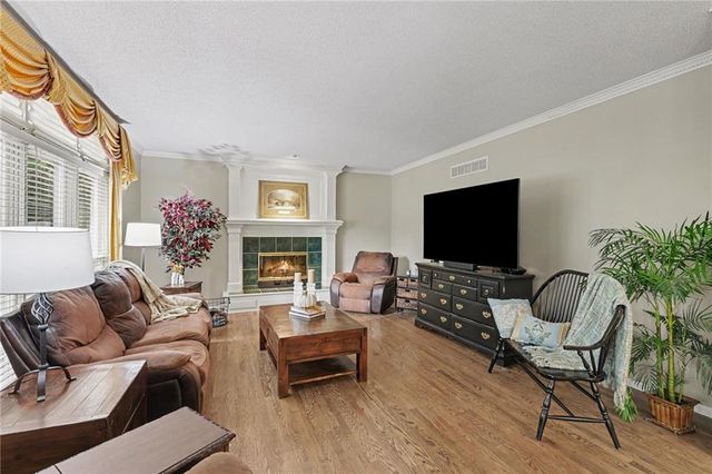5304 Mullen Road, Shawnee, KS 66216