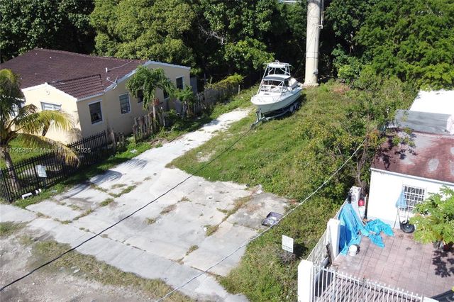 321 NW 37th St, Miami, FL 33127