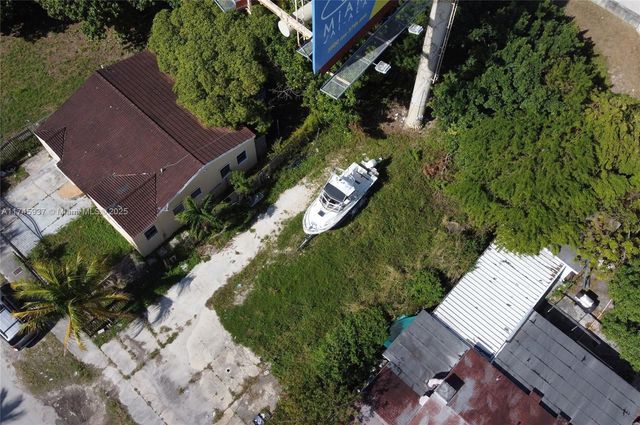 321 NW 37th St, Miami, FL 33127