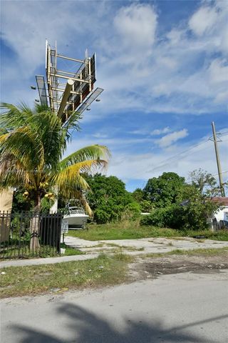 321 NW 37th St, Miami, FL 33127