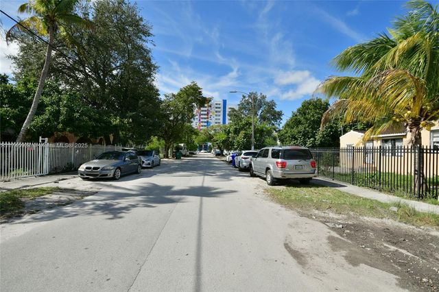 321 NW 37th St, Miami, FL 33127