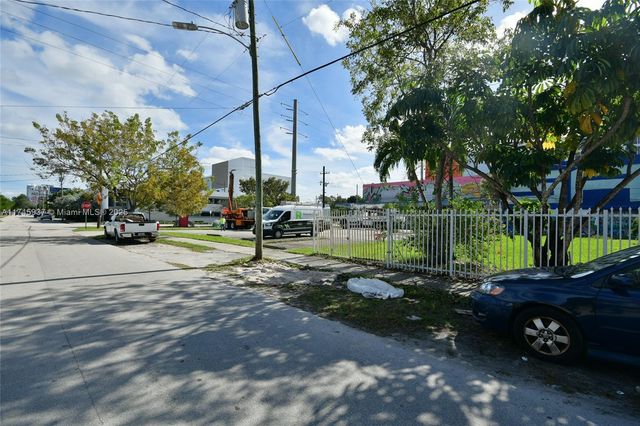 321 NW 37th St, Miami, FL 33127