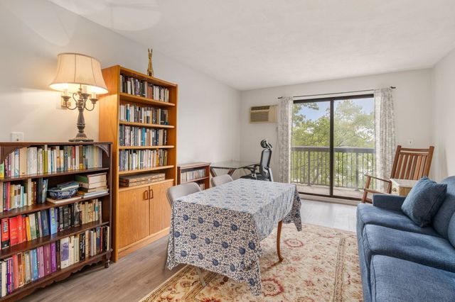 164 Galen St 53, Watertown, MA 02472