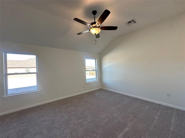 1009 Redwood Creek Drive, Yukon, OK 73099