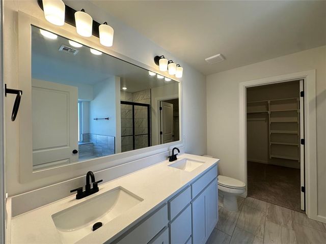 1009 Redwood Creek Drive, Yukon, OK 73099