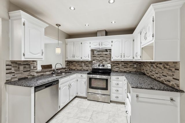 1520 THROWBRIDGE Lane, Plano, TX 75023