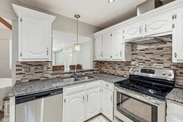 1520 THROWBRIDGE Lane, Plano, TX 75023