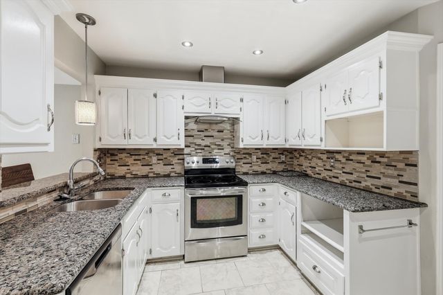1520 THROWBRIDGE Lane, Plano, TX 75023