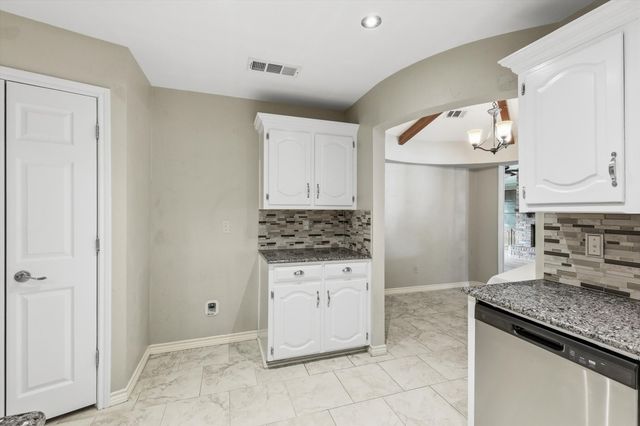 1520 THROWBRIDGE Lane, Plano, TX 75023