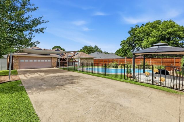 1520 THROWBRIDGE Lane, Plano, TX 75023