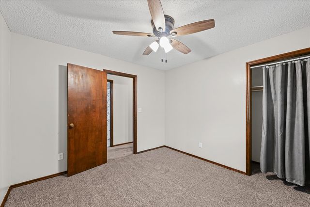 1001 W Dianne Lane, Mahomet, IL 61853