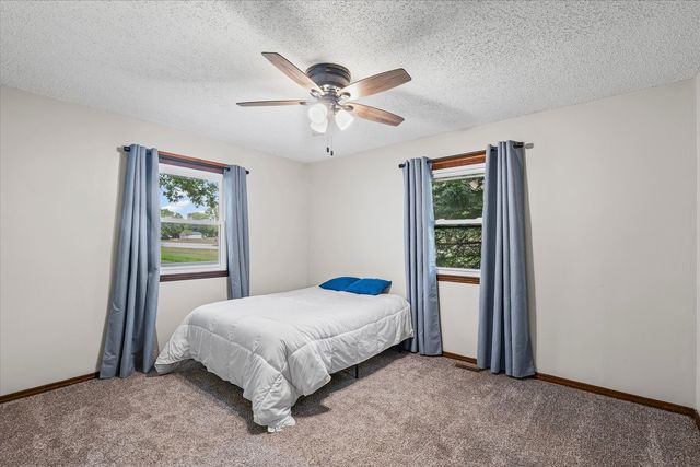 1001 W Dianne Lane, Mahomet, IL 61853