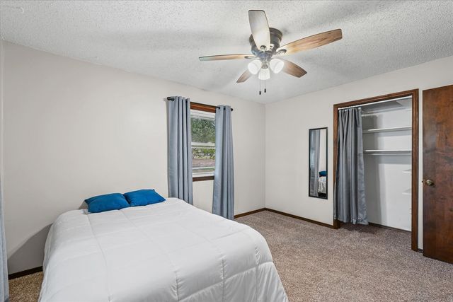 1001 W Dianne Lane, Mahomet, IL 61853