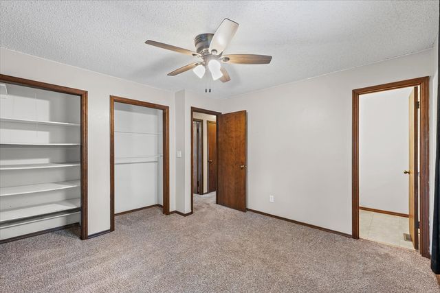 1001 W Dianne Lane, Mahomet, IL 61853