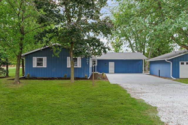 1001 W Dianne Lane, Mahomet, IL 61853