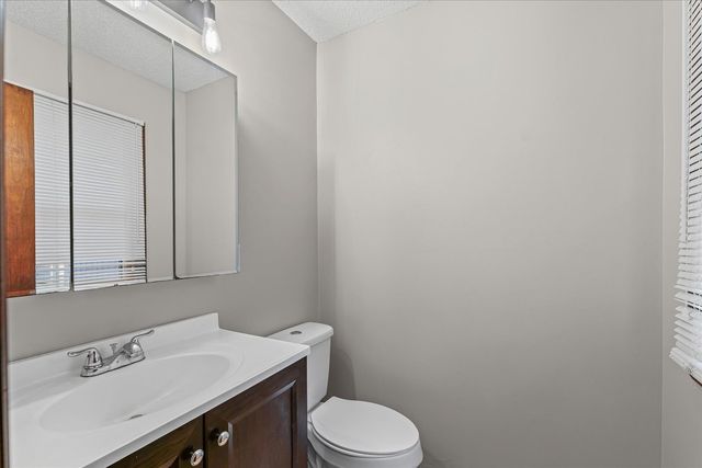 1001 W Dianne Lane, Mahomet, IL 61853