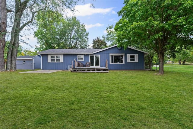 1001 W Dianne Lane, Mahomet, IL 61853