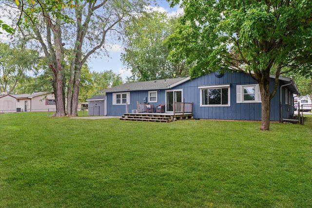 1001 W Dianne Lane, Mahomet, IL 61853