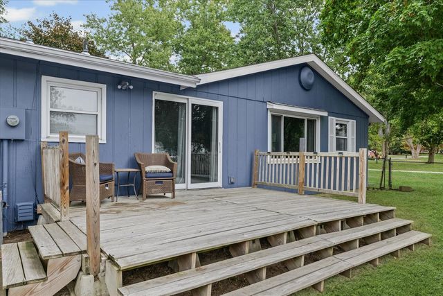 1001 W Dianne Lane, Mahomet, IL 61853