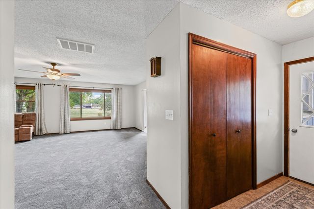 1001 W Dianne Lane, Mahomet, IL 61853