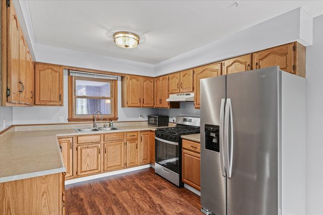 1001 W Dianne Lane, Mahomet, IL 61853