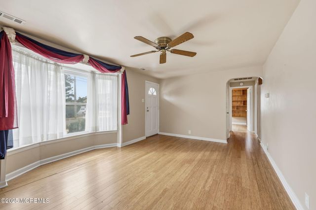 41 E Vernon Avenue E, Northfield, NJ 08225