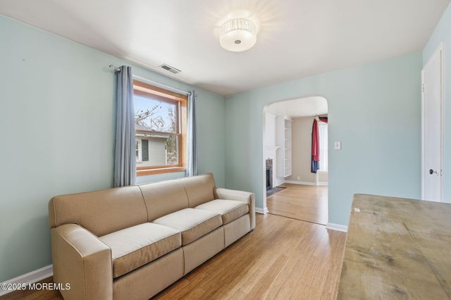 41 E Vernon Avenue E, Northfield, NJ 08225