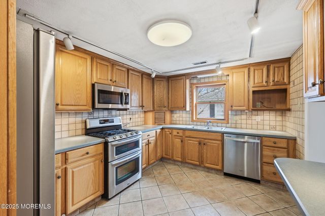 41 E Vernon Avenue E, Northfield, NJ 08225