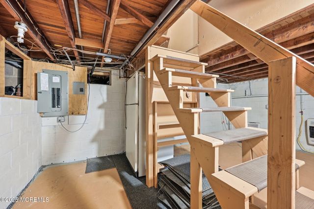 41 E Vernon Avenue E, Northfield, NJ 08225