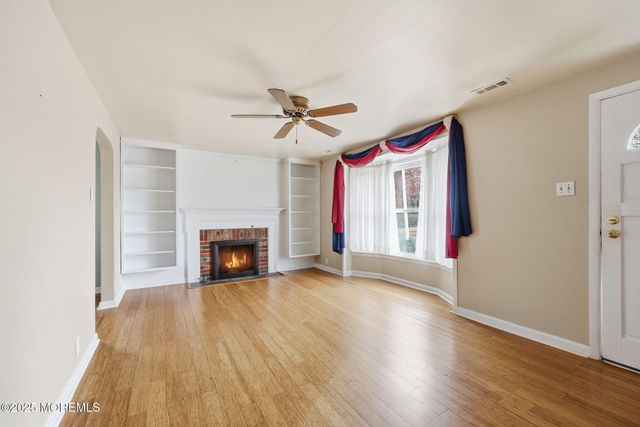 41 E Vernon Avenue E, Northfield, NJ 08225