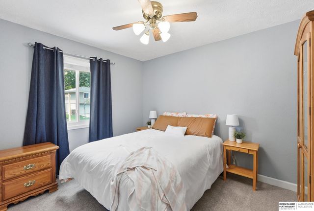 5709 N 115th Circle, Omaha, NE 68164