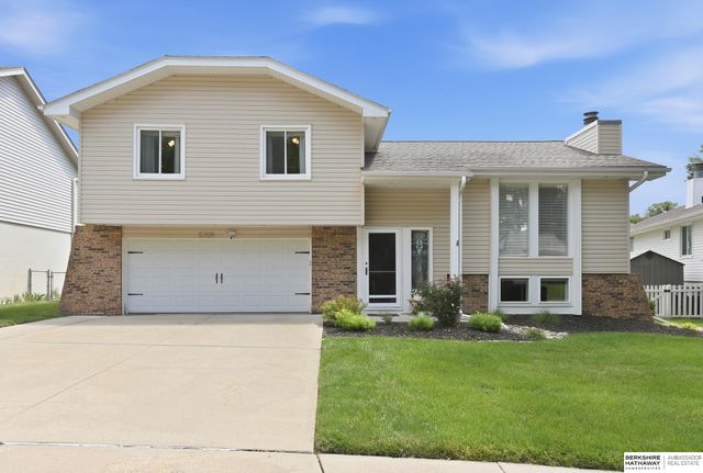 5709 N 115th Circle, Omaha, NE 68164