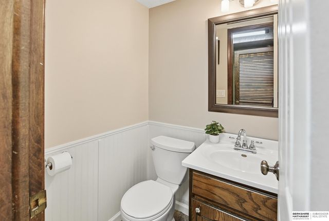 5709 N 115th Circle, Omaha, NE 68164