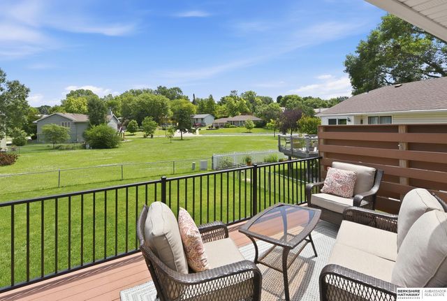 5709 N 115th Circle, Omaha, NE 68164