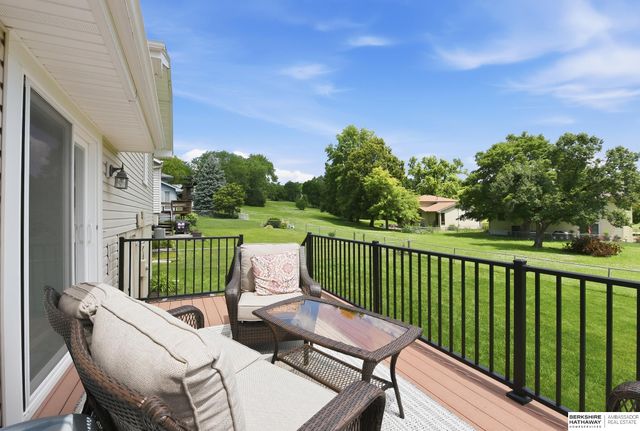 5709 N 115th Circle, Omaha, NE 68164